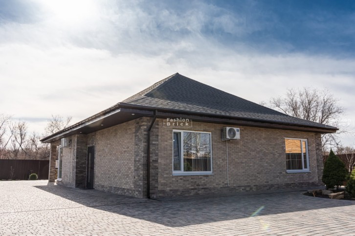 Завод кирпича и квадроблоков ФэшнБрик  кирпичные блоки для заборов и столбов от завода с доставкой