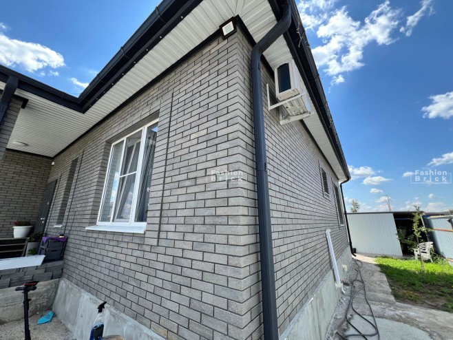 Гиперпресованный кирпич завода Fashion Brick завод производитель бетонных блоков для заборов и столбов