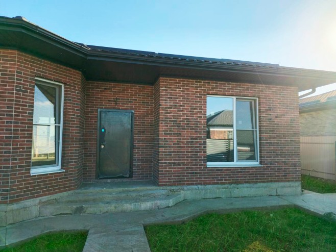 Завод кирпича и квадроблоков ФэшнБрик  кирпичные блоки для заборов и столбов от завода с доставкой