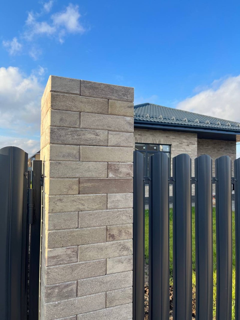 Гиперпресованный кирпич завода Fashion Brick блоки заборные для столбов купить по цене производителя от завода производителя