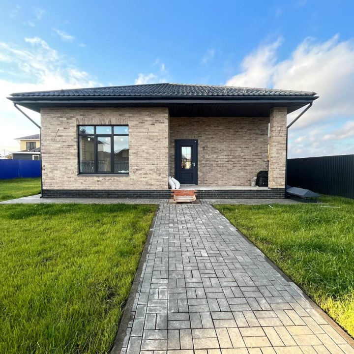 Дом и забор FB