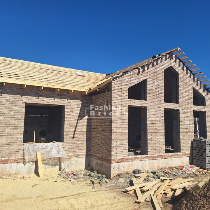 Двухэтажный дом из кирпича Палермо