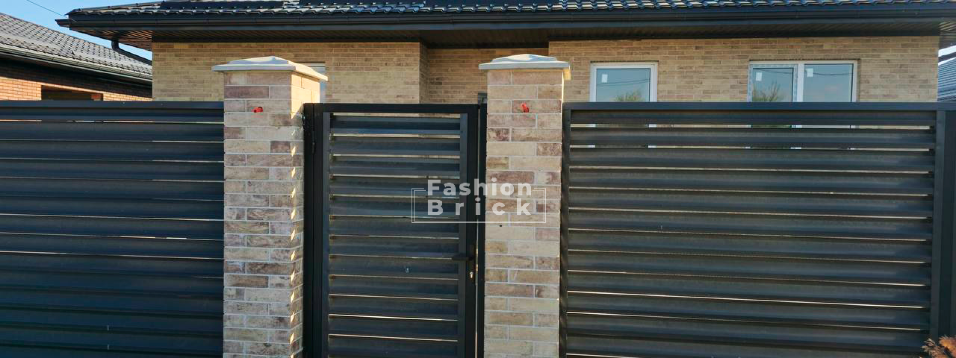 Забор из кирпича и блоков Лондон Брик